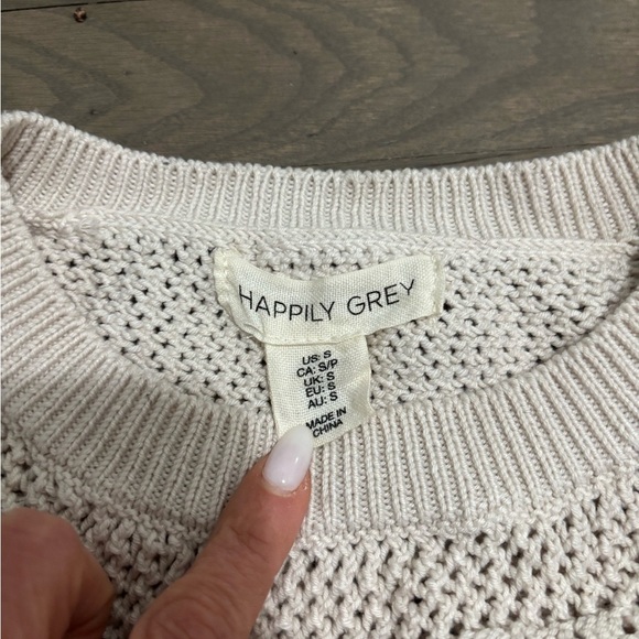 Happily Grey Cream Beige Crop Sweater. Small - Picture 3 of 6